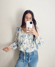 Load image into Gallery viewer, Floral Long Sleeve